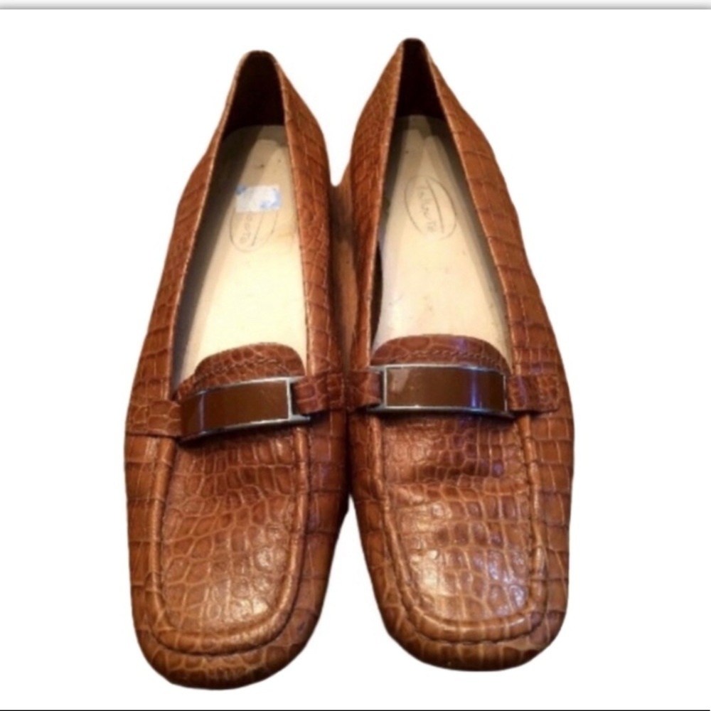 Talbots Womens Faux Leather Tan Snake Skin Loafers Square Moc Toe Slip On Sz 6.5